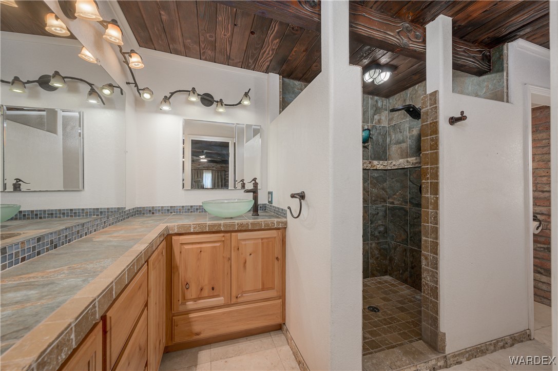 8893 S Calle Del Media