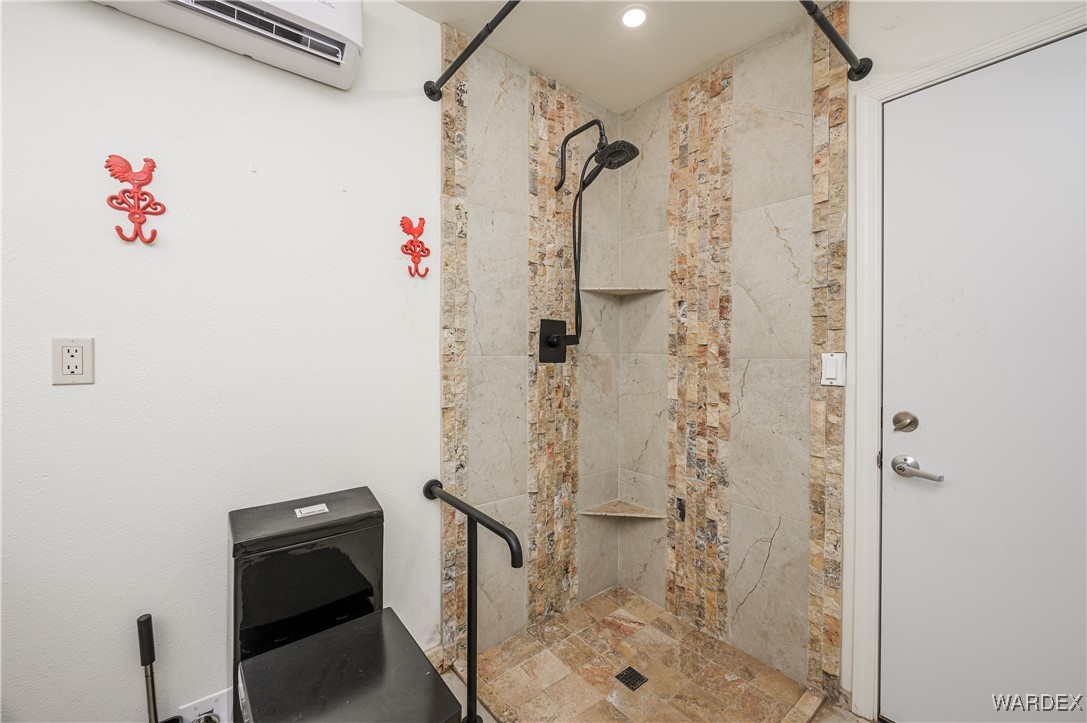 8893 S Calle Del Media