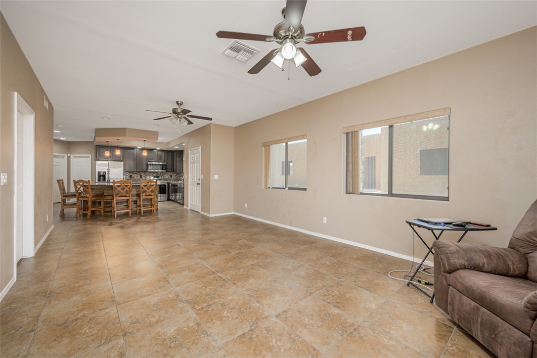 3360 W Landon Drive 8-106