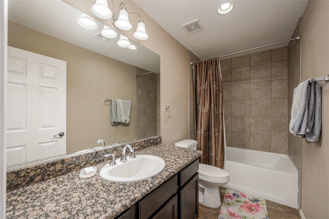 3360 W Landon Drive 8-106