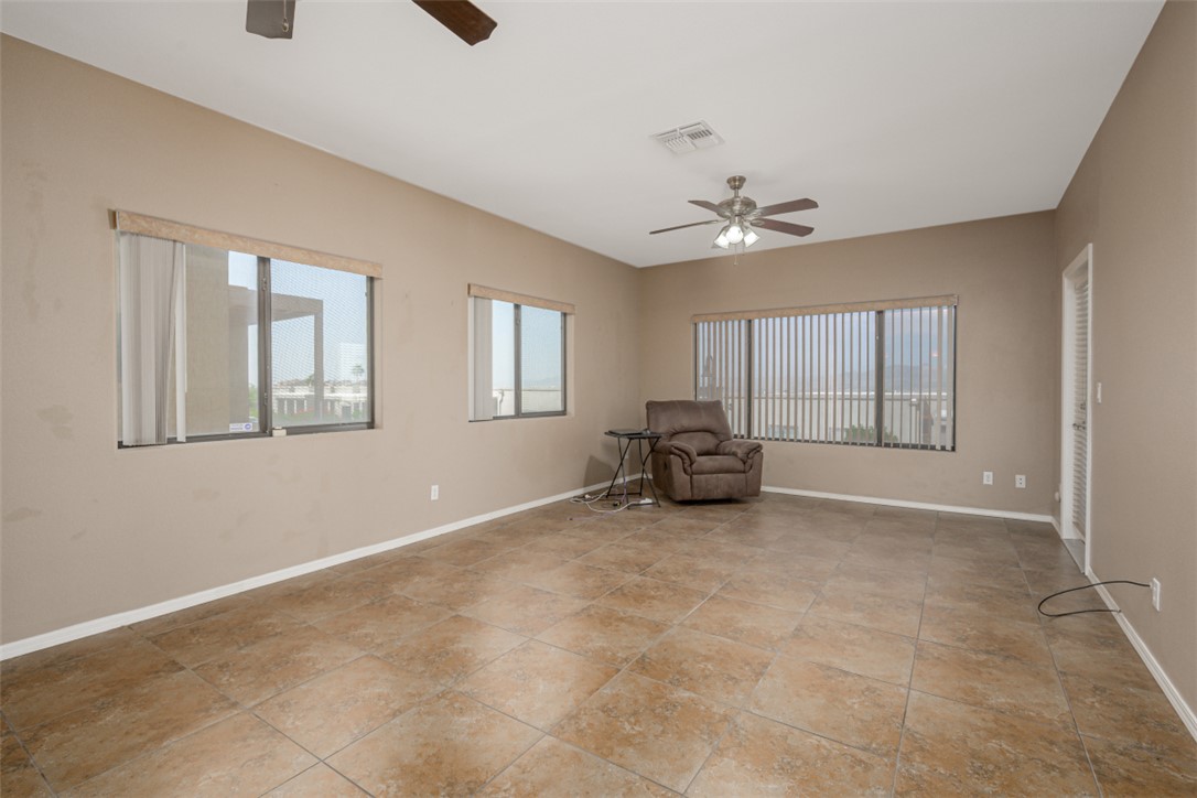 3360 W Landon Drive 8-106