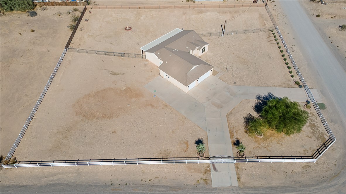 1325 E Gardena Road