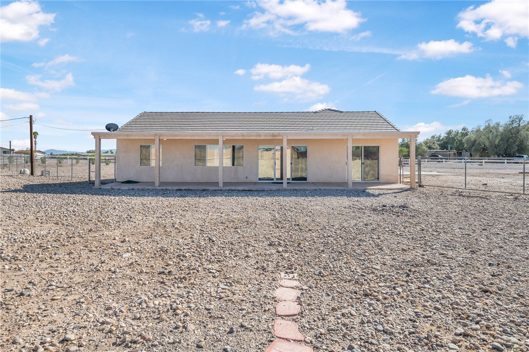 1325 E Gardena Road