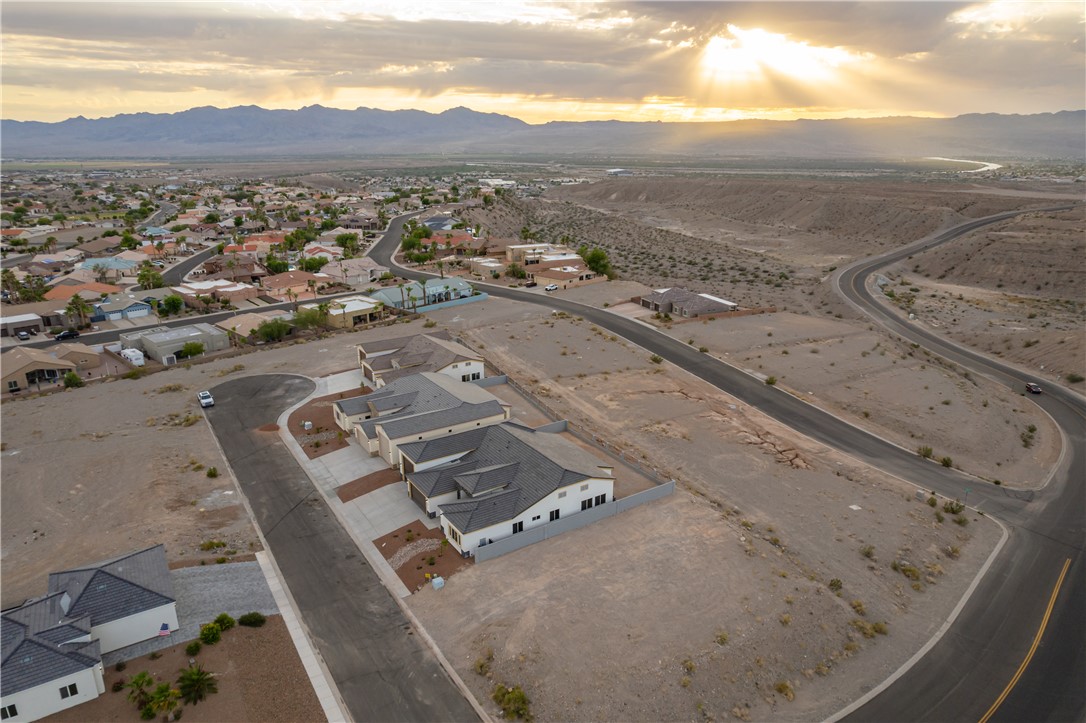 2345 Raven Court