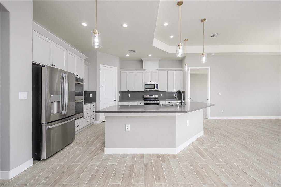 2345 Raven Court