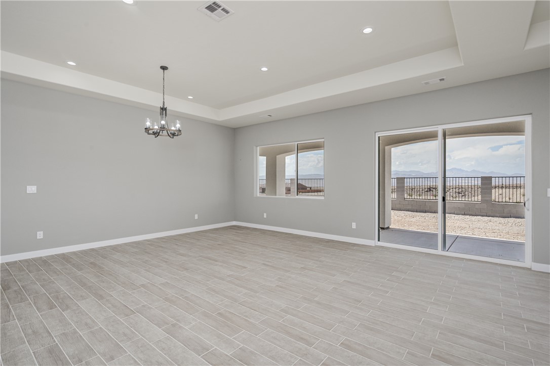 2345 Raven Court