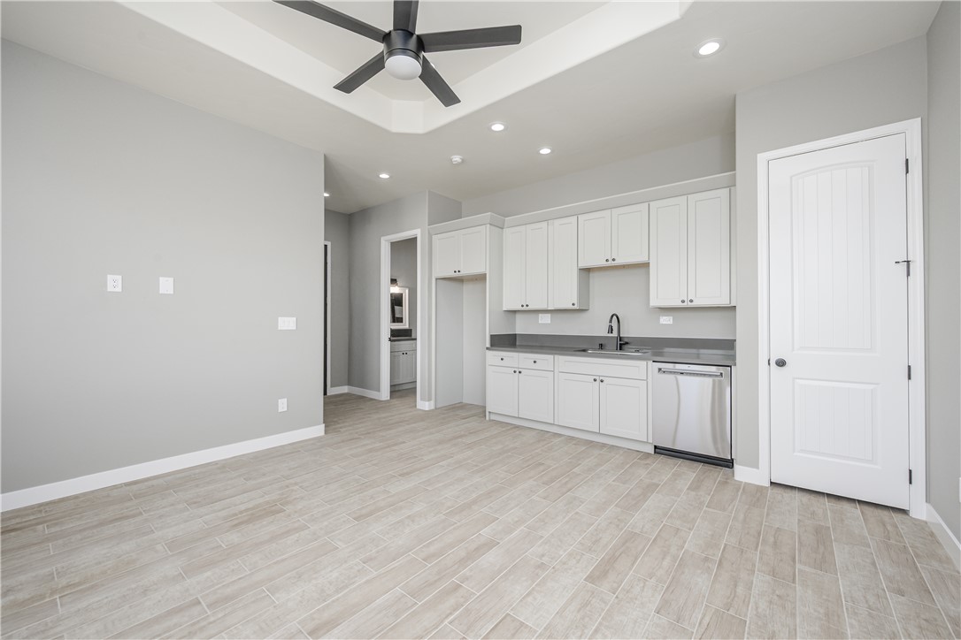 2345 Raven Court