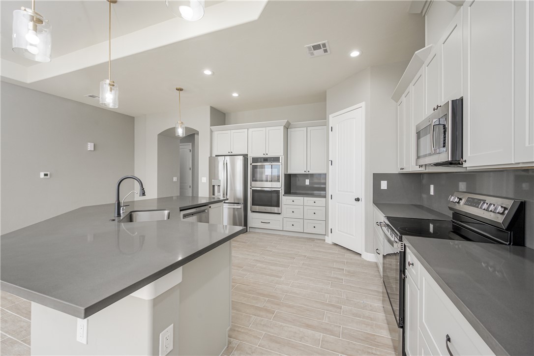 2345 Raven Court