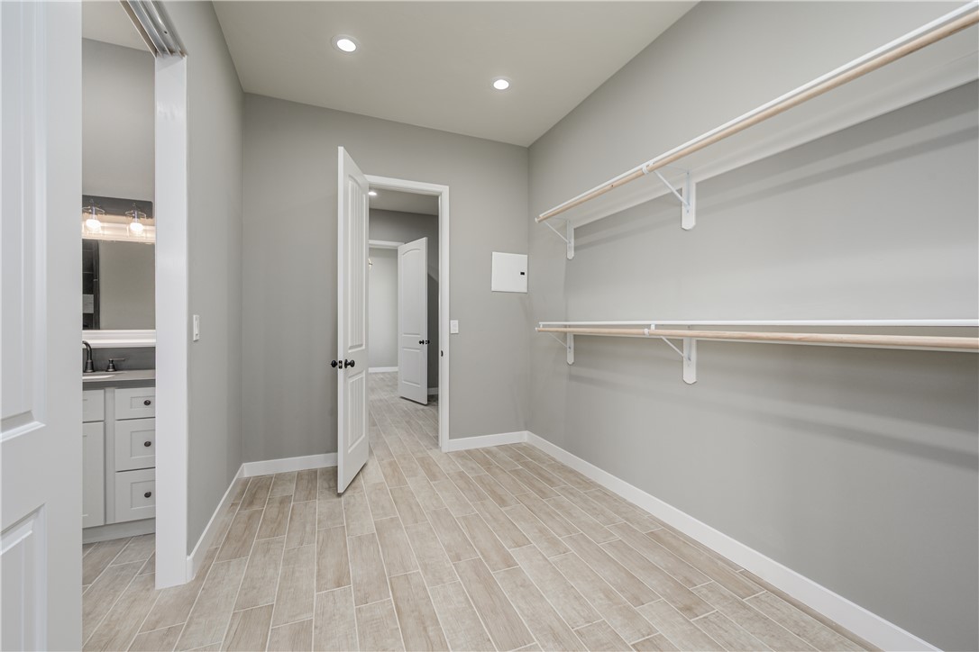 2345 Raven Court