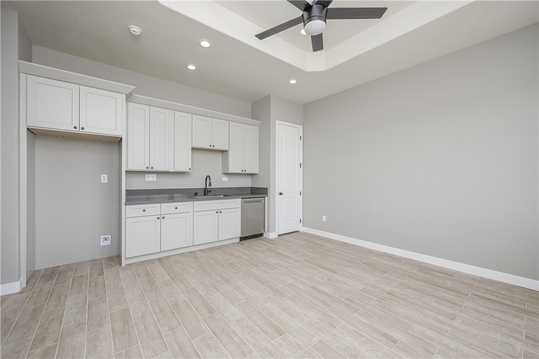 2345 Raven Court