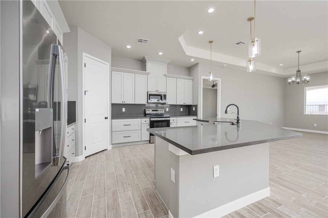 2345 Raven Court
