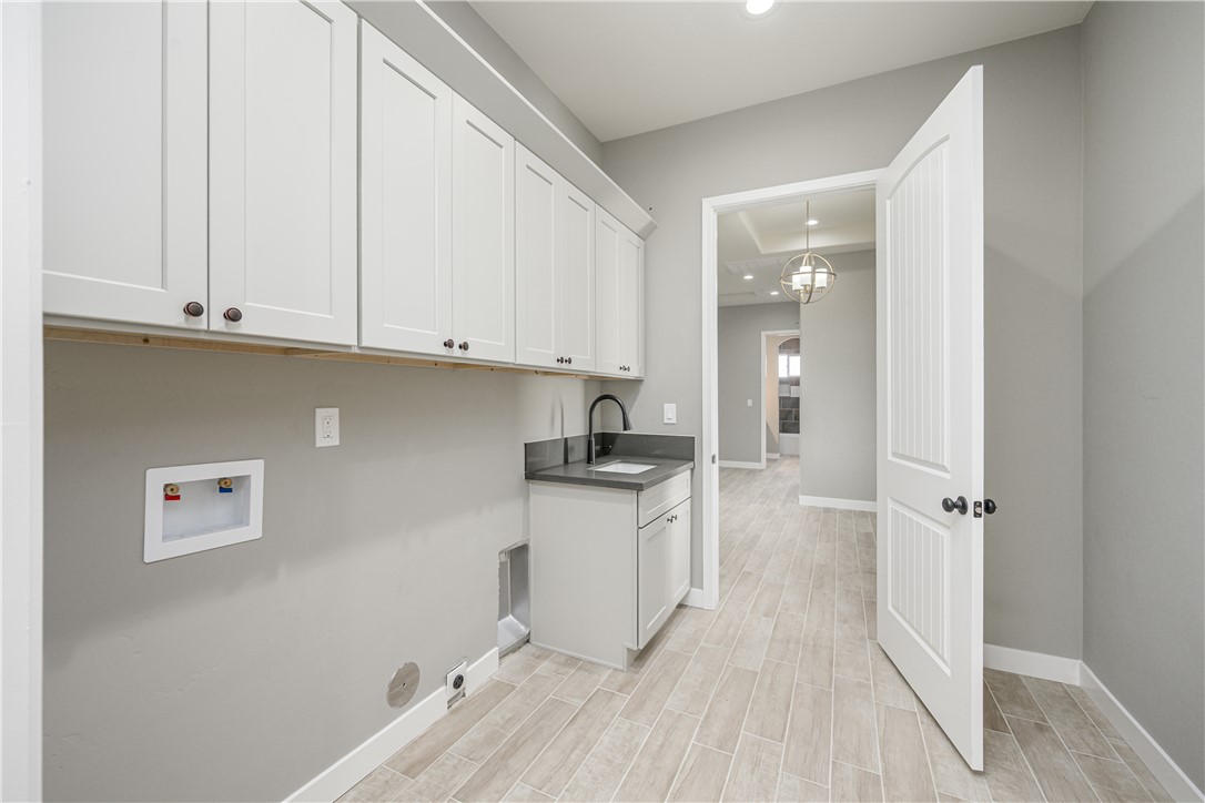 2345 Raven Court
