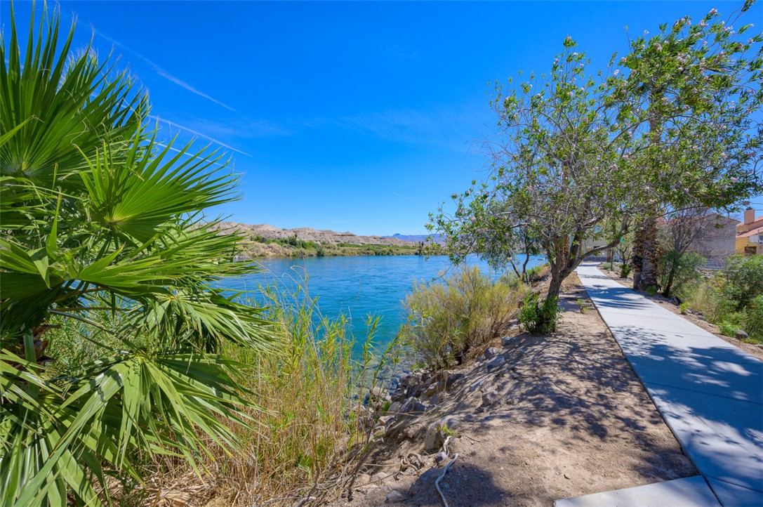 1825 E Shore Villas Drive 18