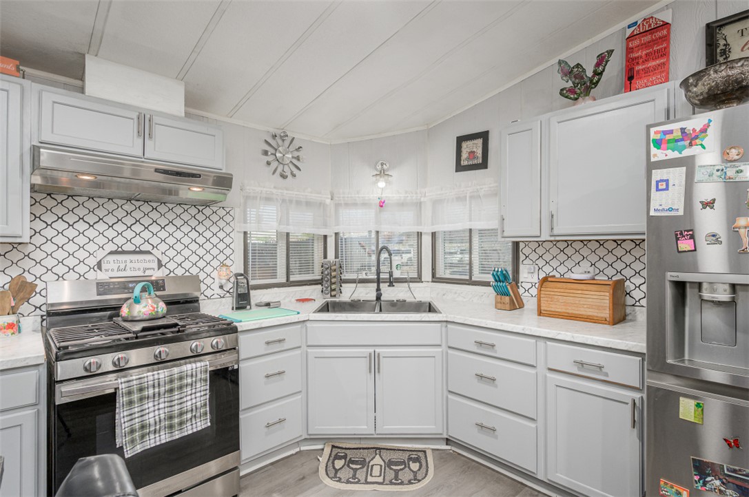 970 Glen Drive