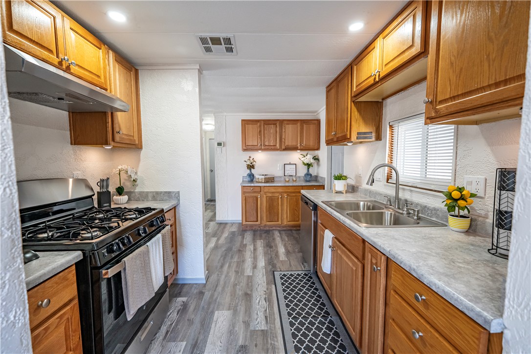 4797 N Lomita Street