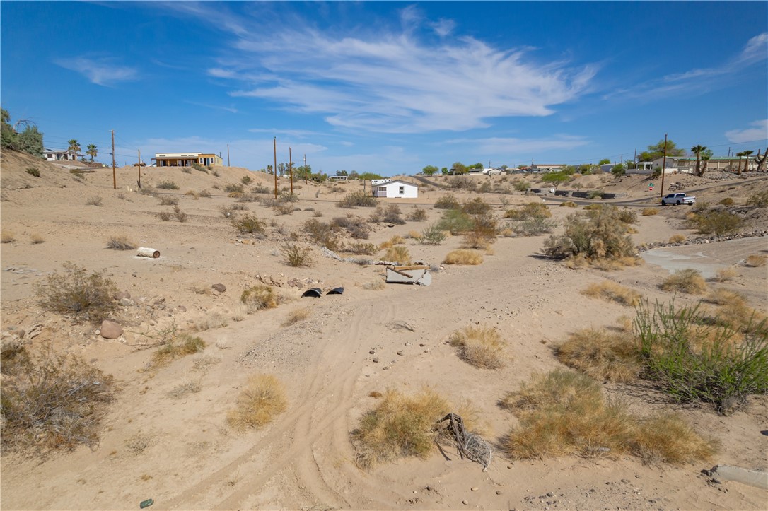 4733 E Beach Drive