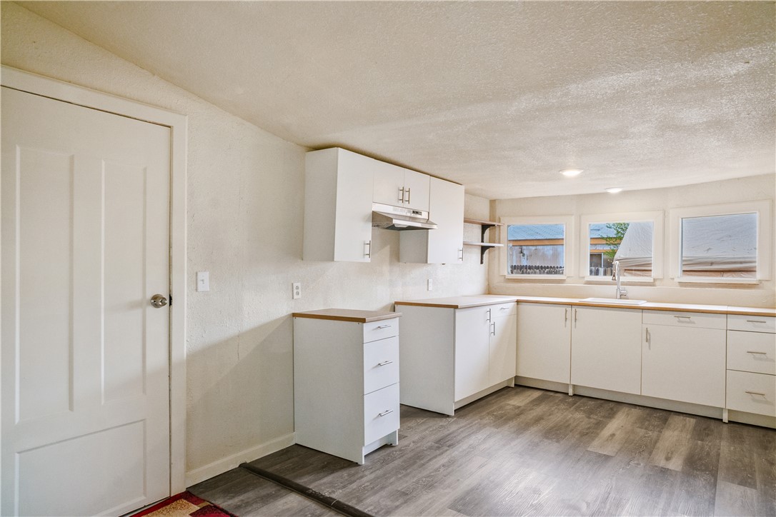 2485 E Carver Avenue