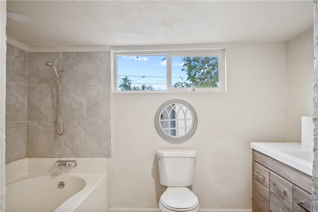 2485 E Carver Avenue