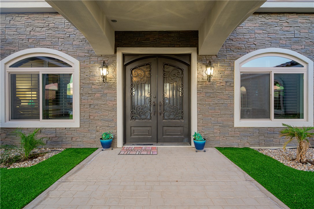 5645 S Chickasaw Avenue