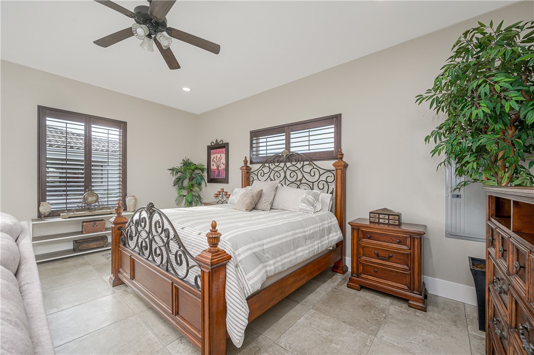 5645 S Chickasaw Avenue