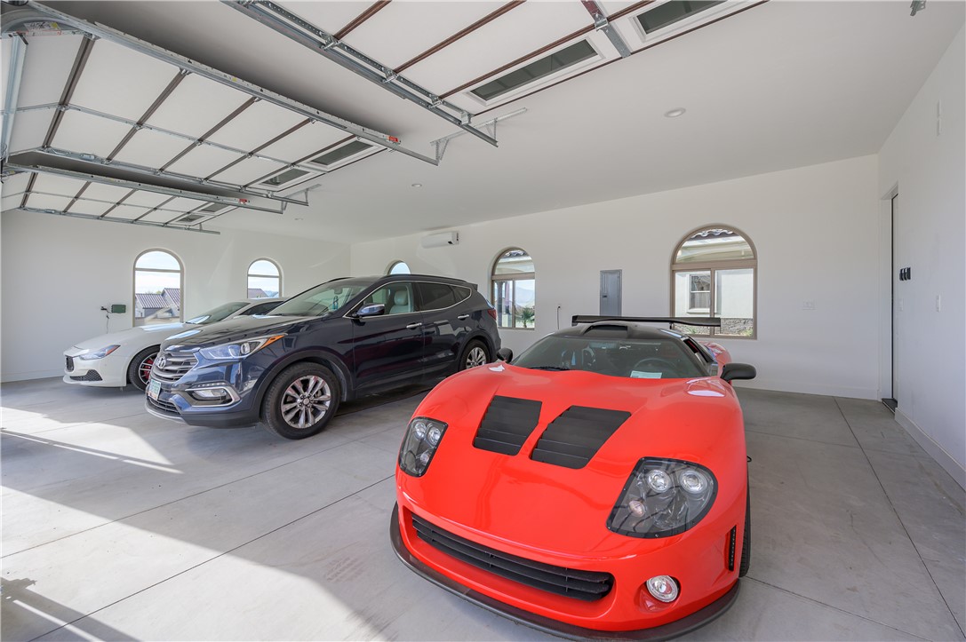 5645 S Chickasaw Avenue