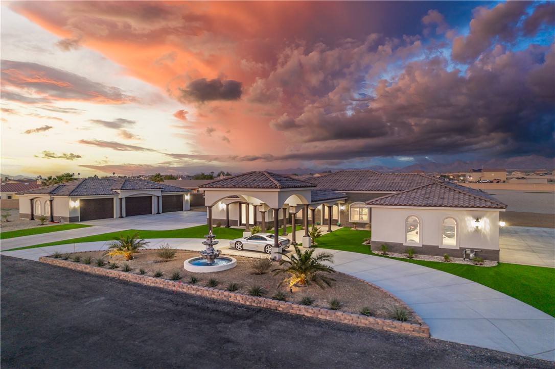 5645 S Chickasaw Avenue