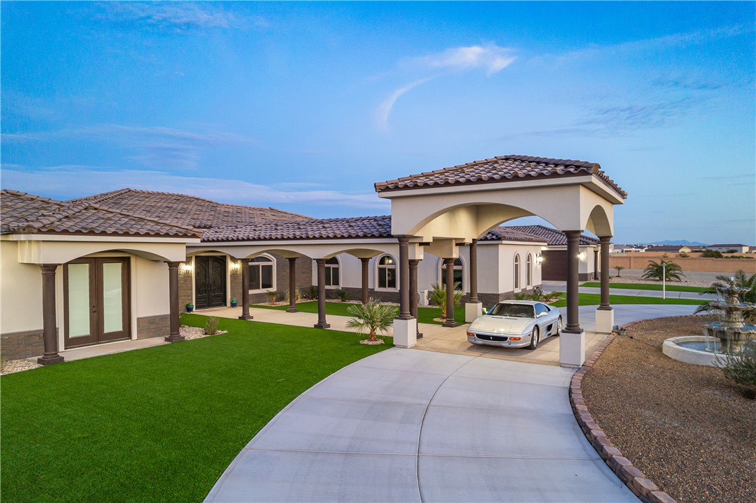 5645 S Chickasaw Avenue