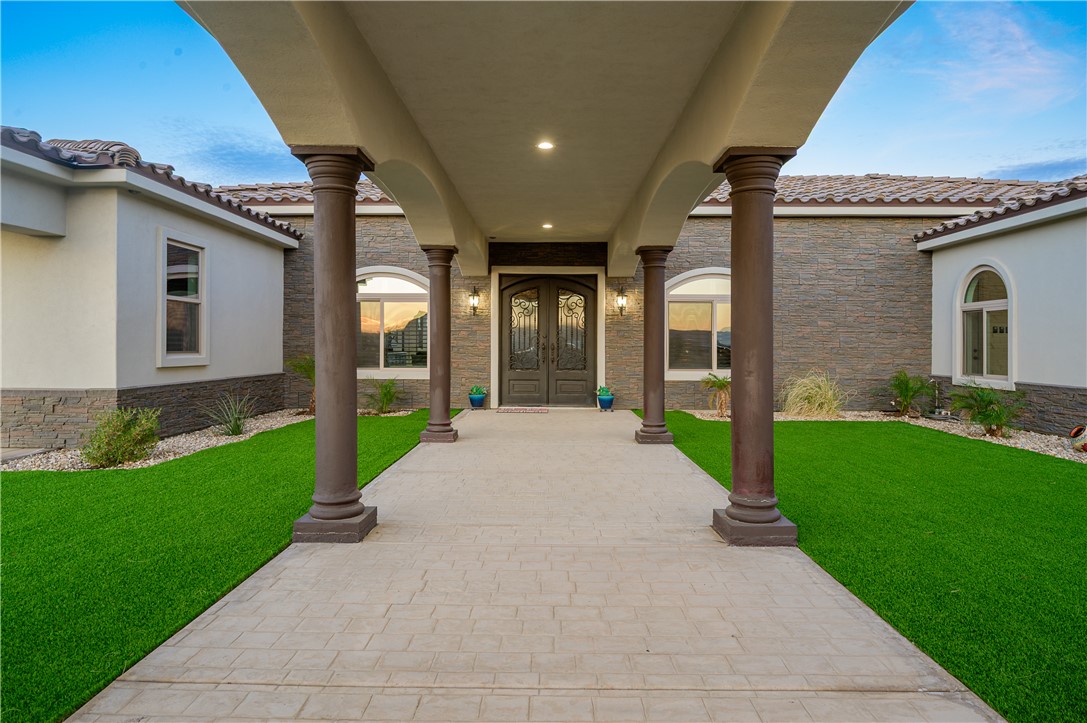 5645 S Chickasaw Avenue