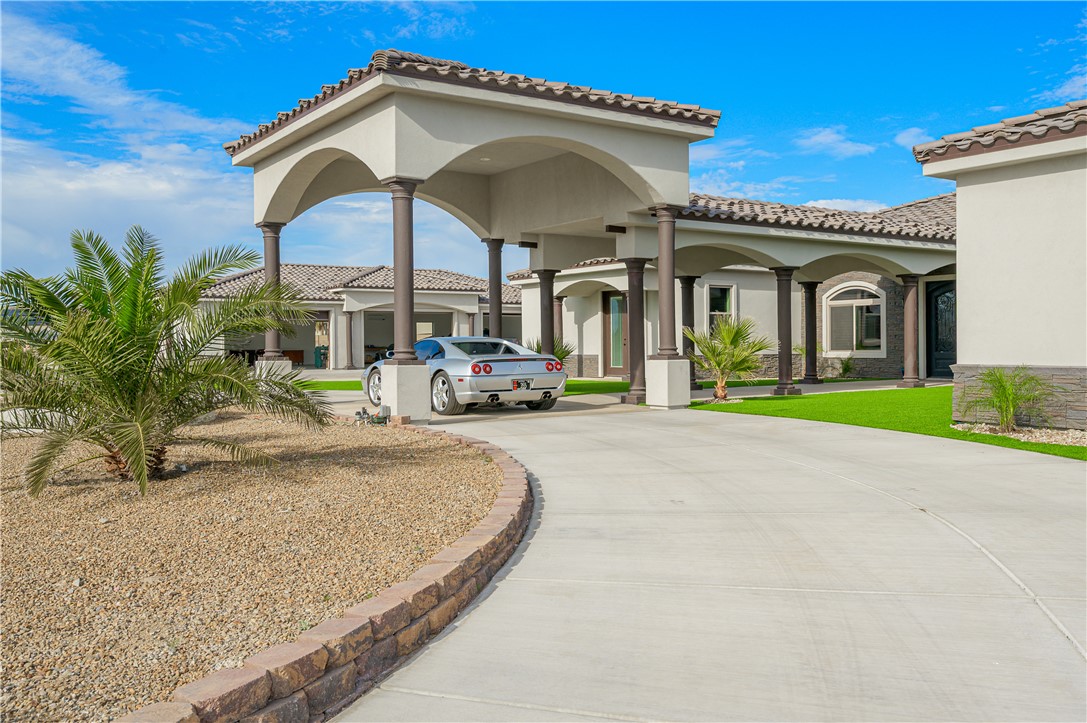 5645 S Chickasaw Avenue