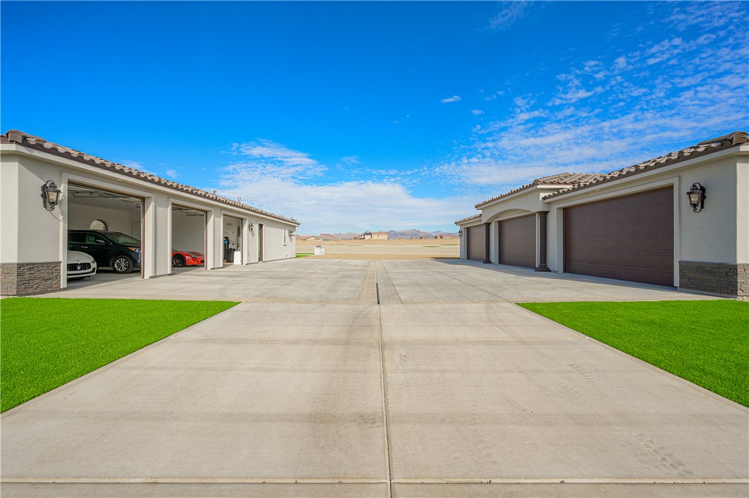 5645 S Chickasaw Avenue