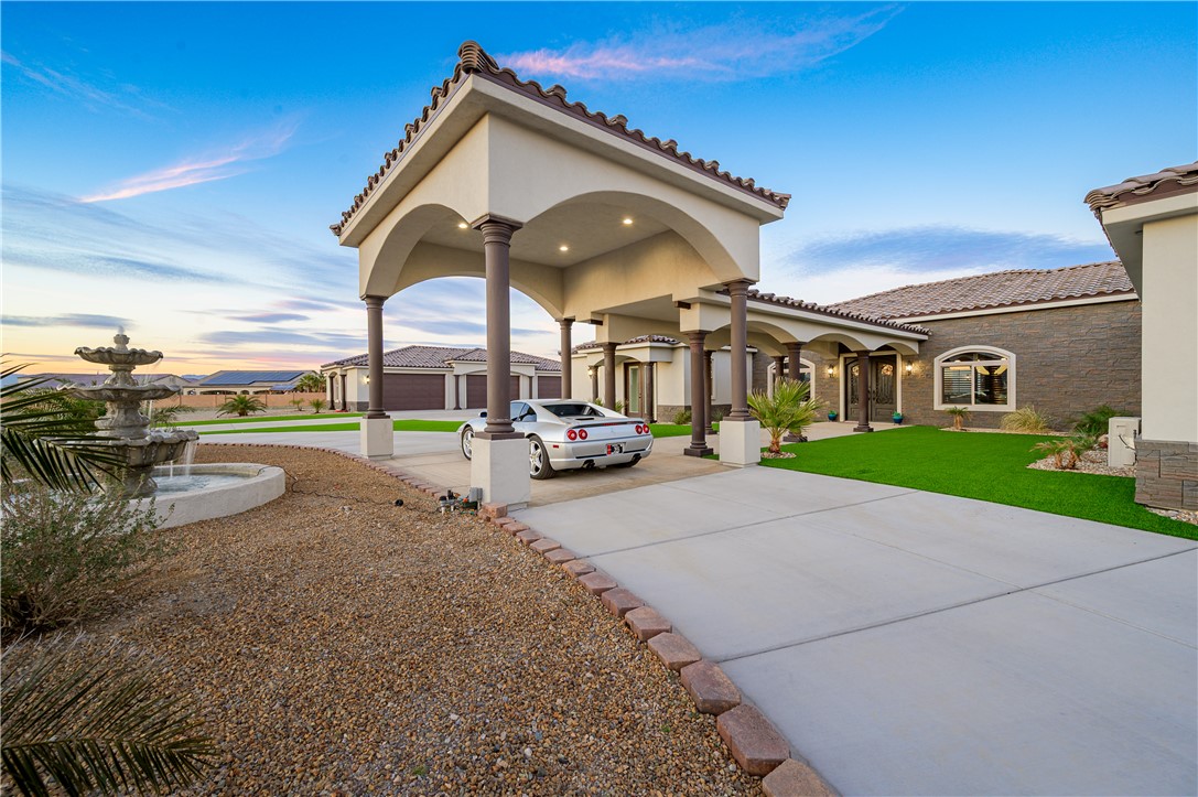 5645 S Chickasaw Avenue