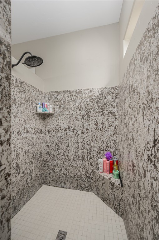 5645 S Chickasaw Avenue