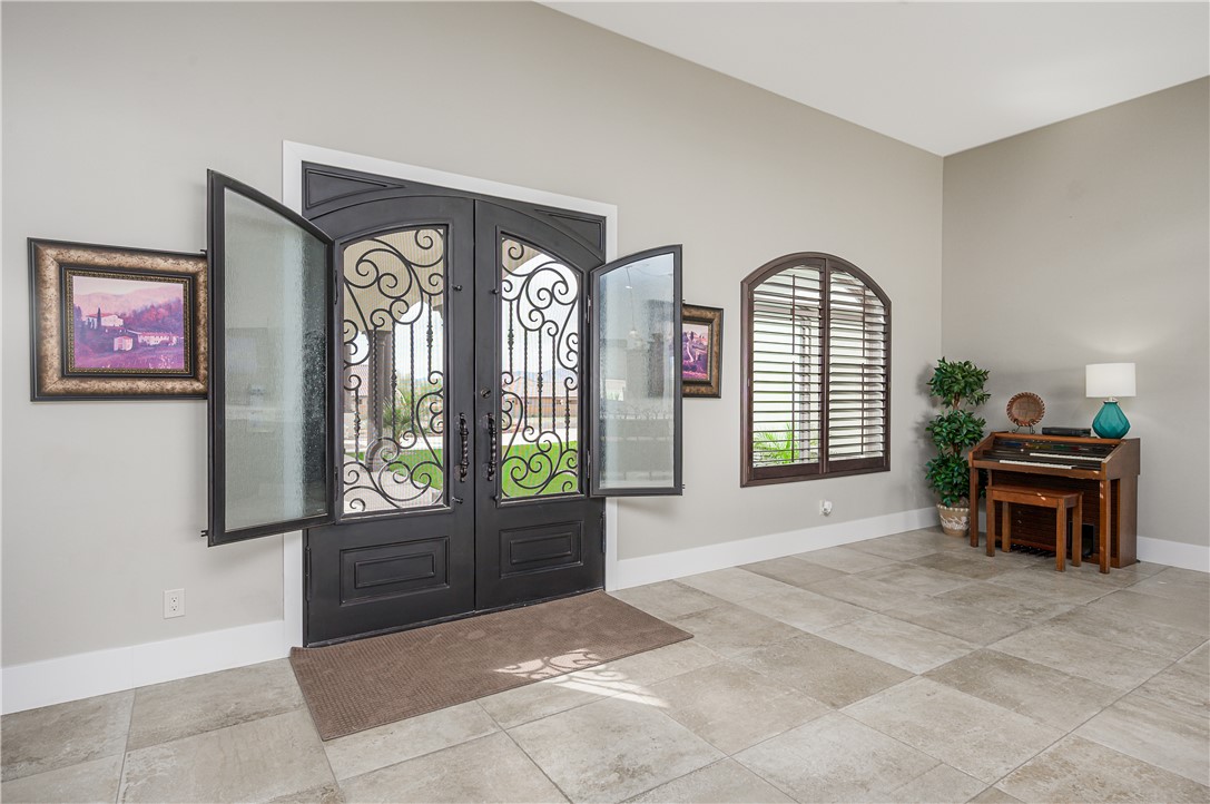 5645 S Chickasaw Avenue