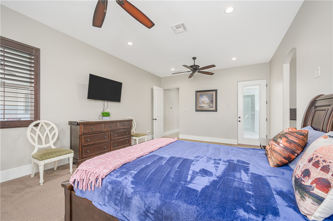 5645 S Chickasaw Avenue