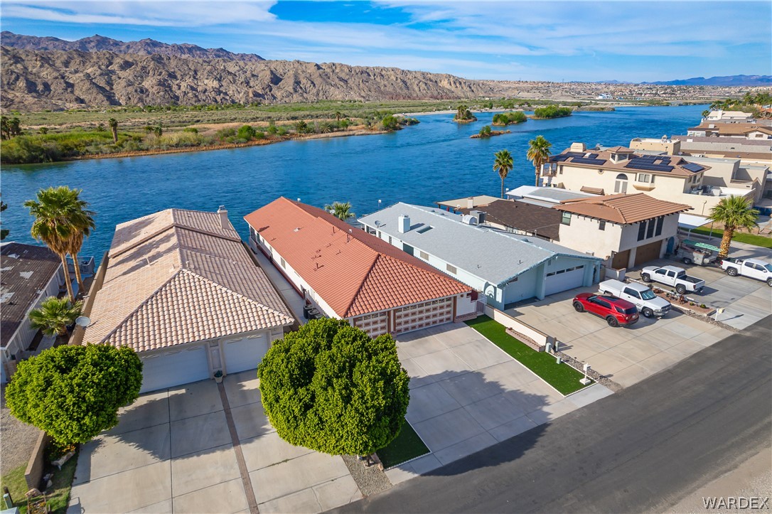 1811 Riverside Drive