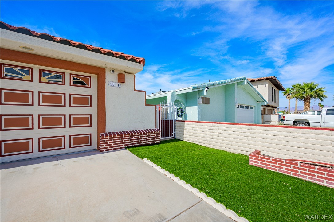 1811 Riverside Drive