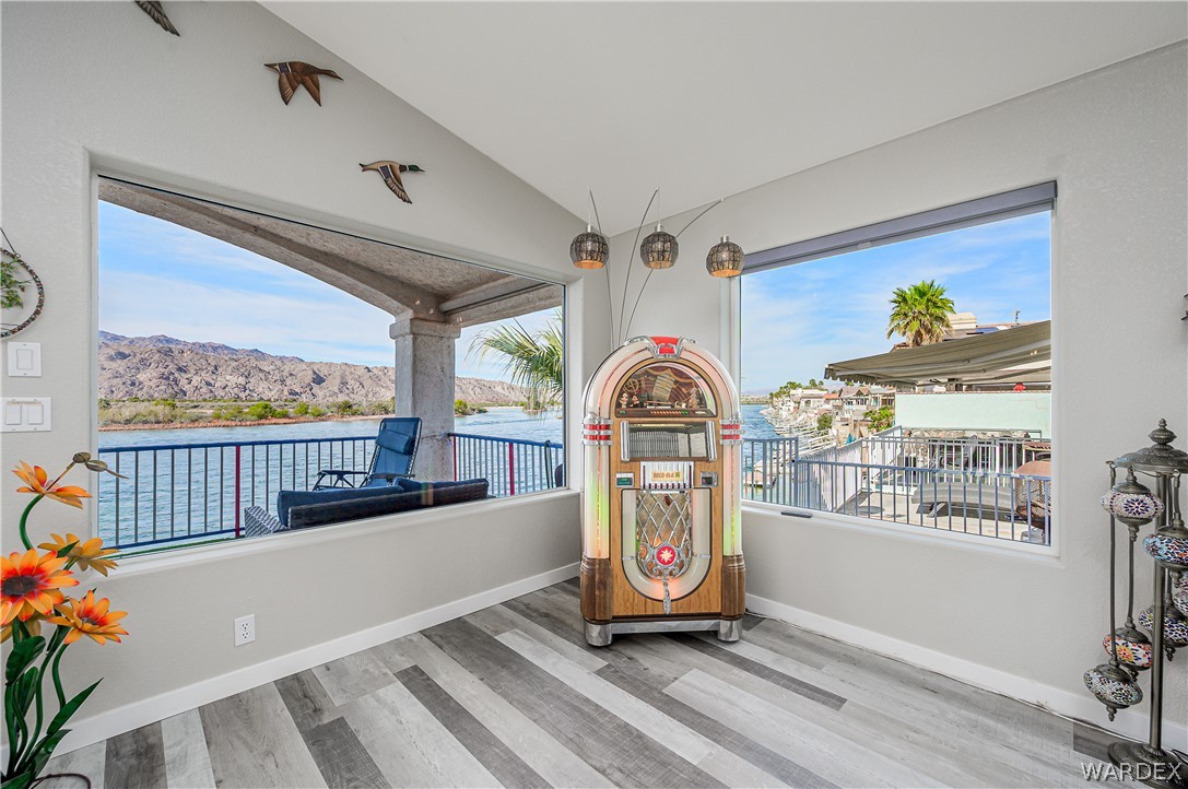 1811 Riverside Drive