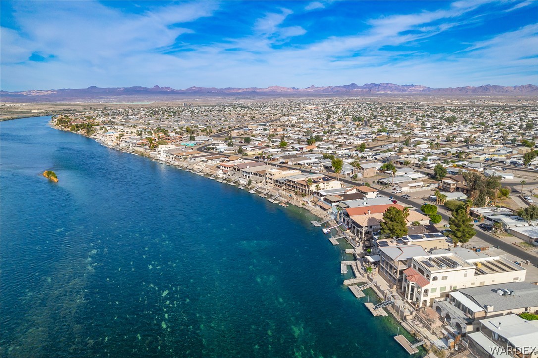 1811 Riverside Drive