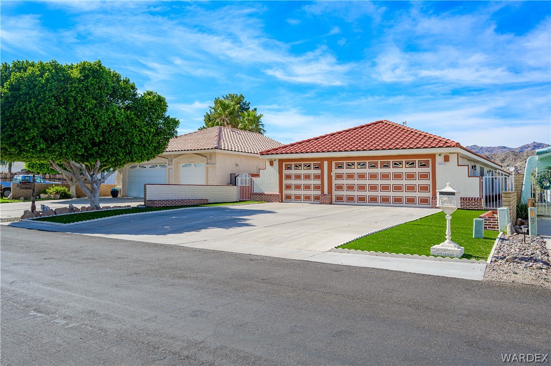 1811 Riverside Drive