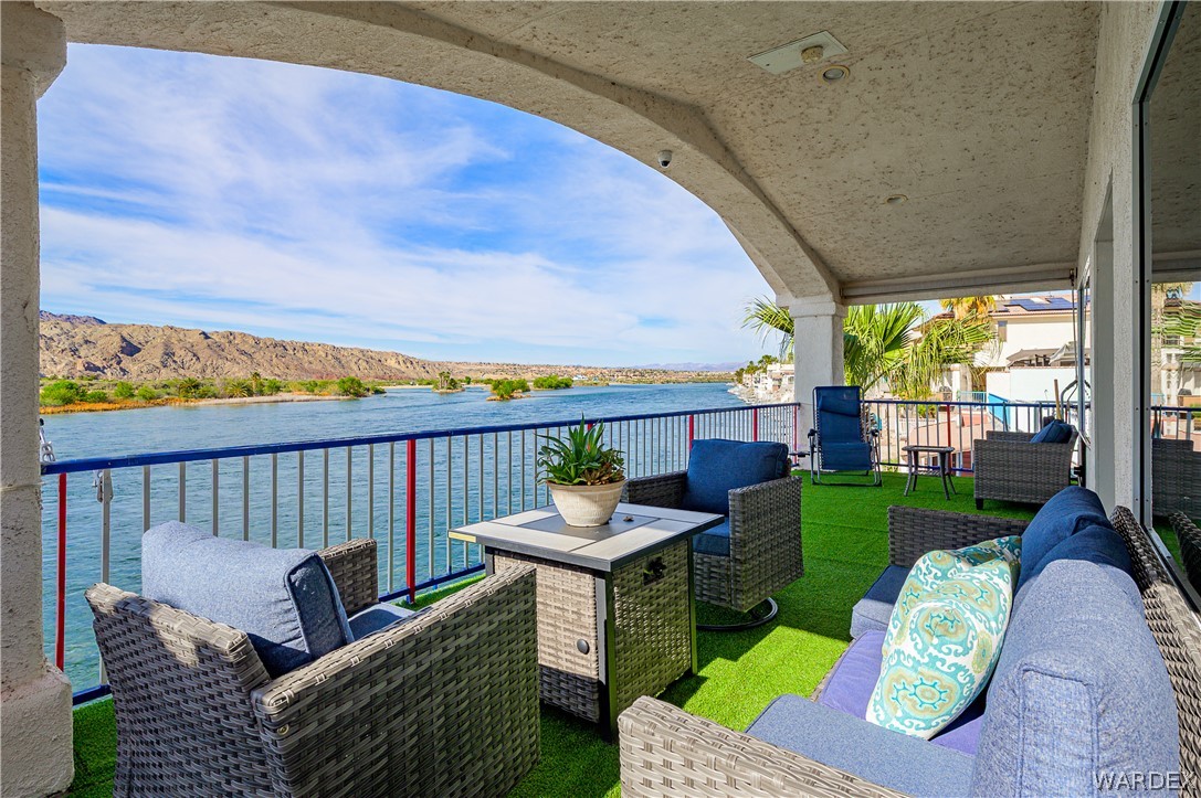 1811 Riverside Drive