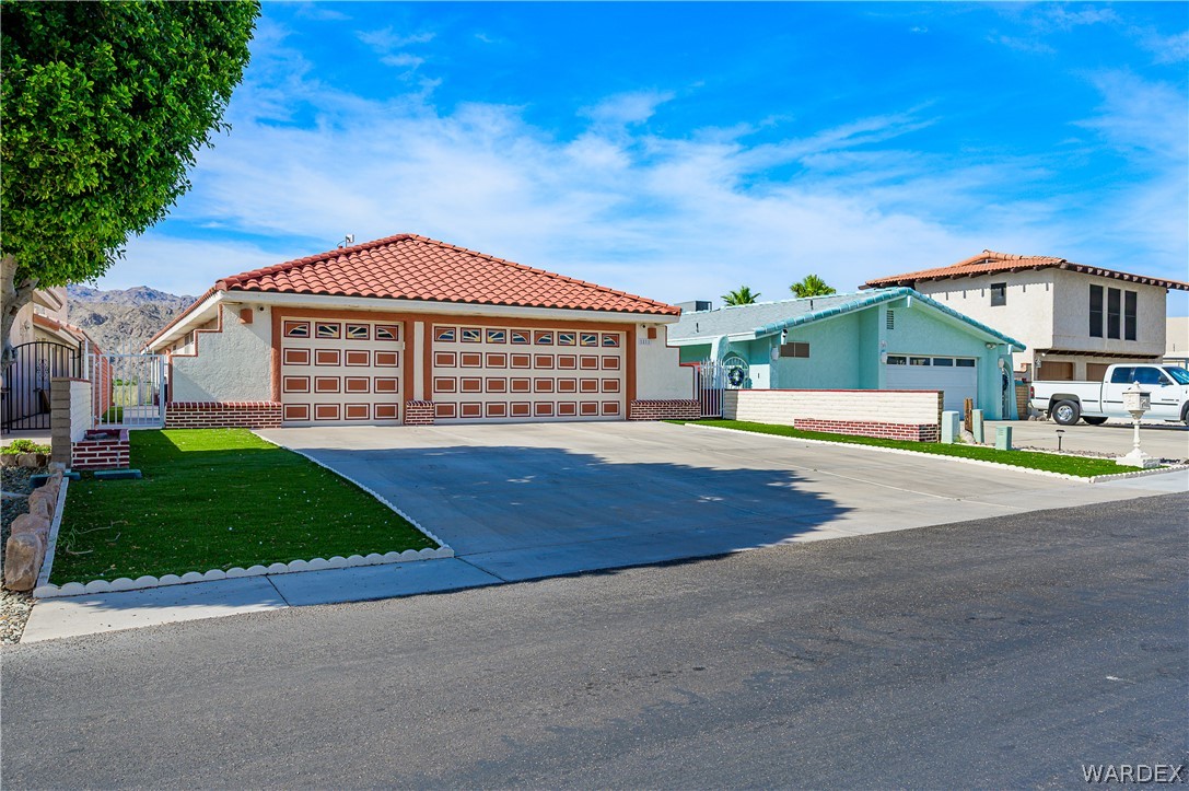 1811 Riverside Drive