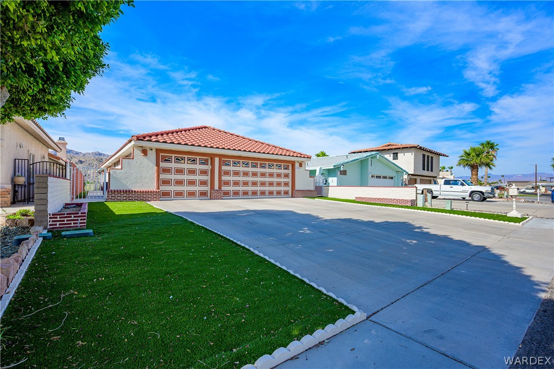 1811 Riverside Drive