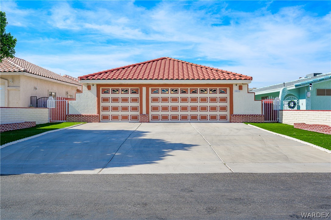 1811 Riverside Drive