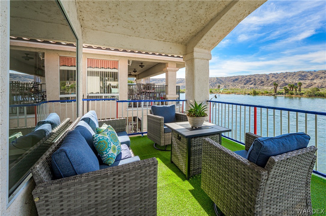 1811 Riverside Drive