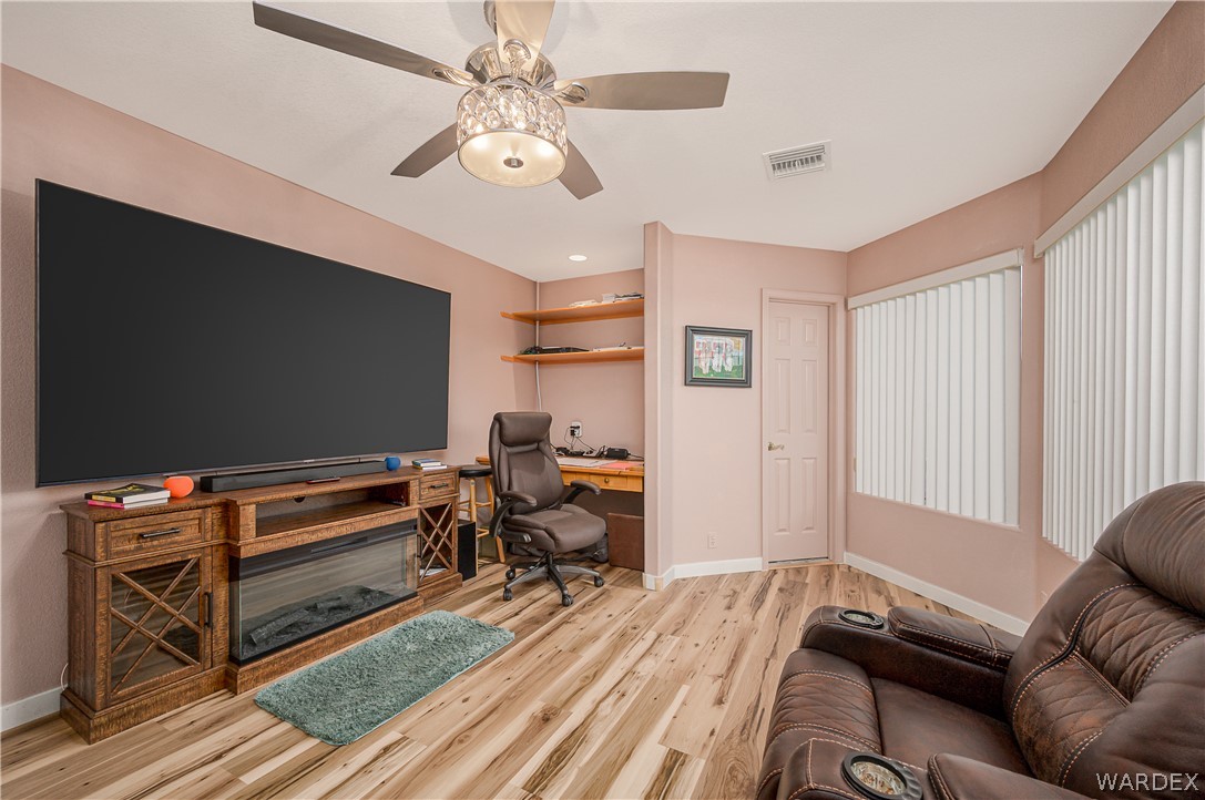 1811 Riverside Drive