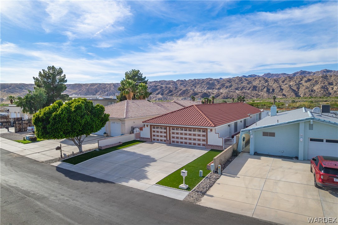 1811 Riverside Drive