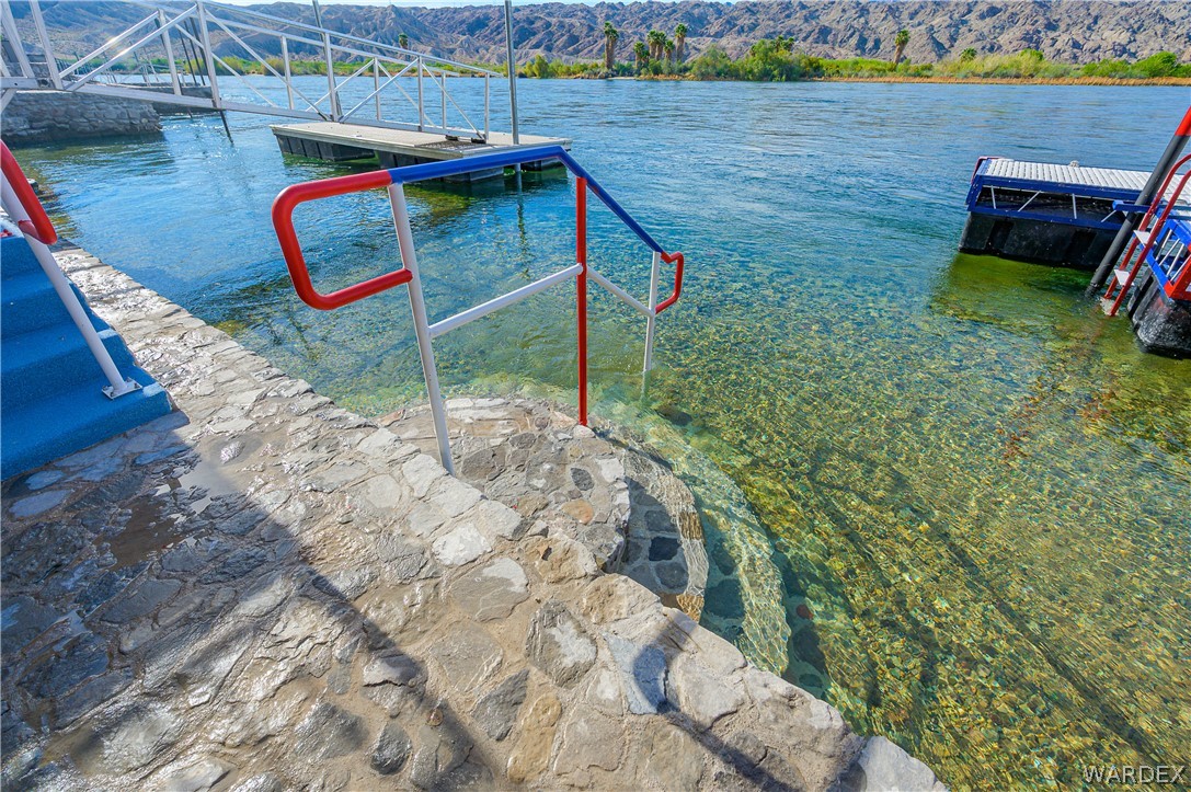 1811 Riverside Drive