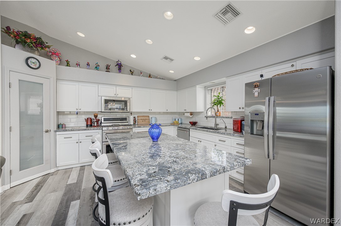 1811 Riverside Drive