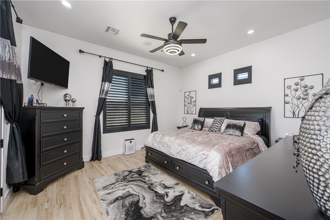 2717 Port Isabel Way