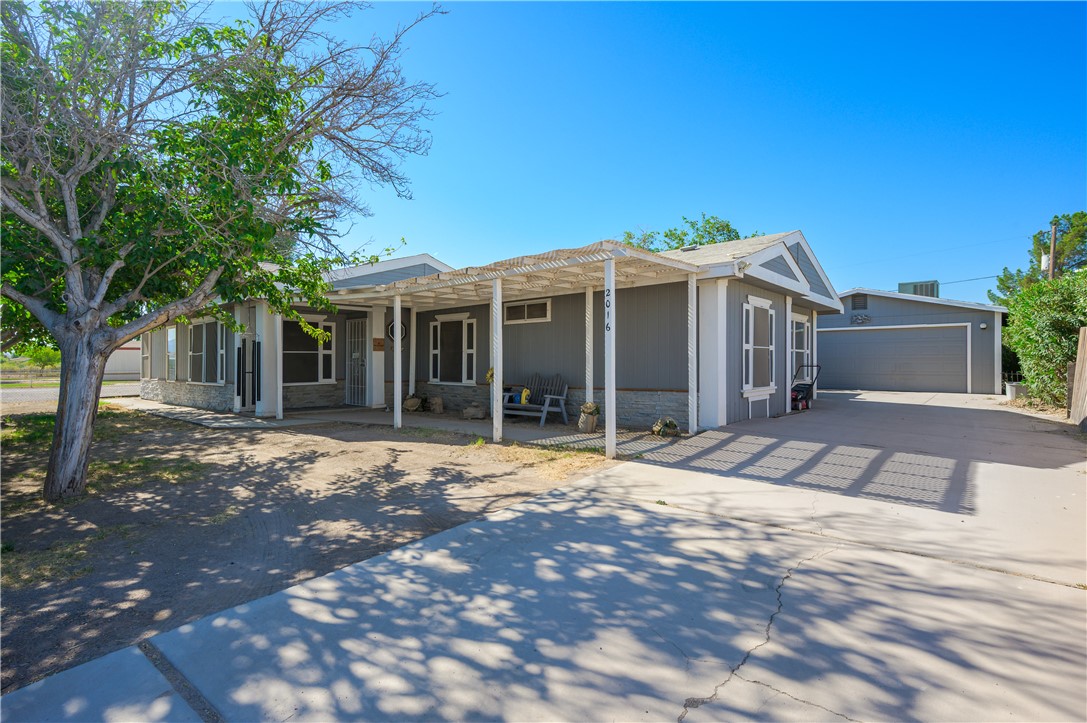 2016 E Hackamore Drive